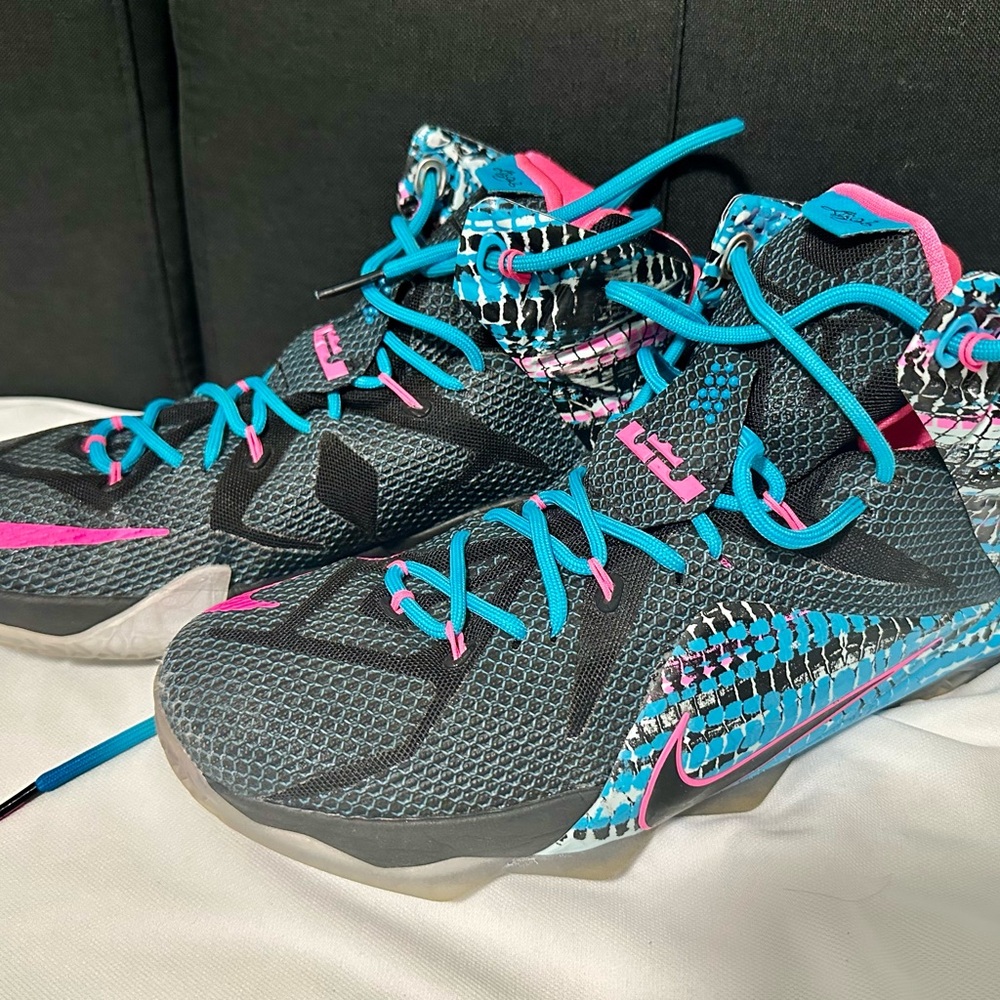 Nike LeBron Men's Athletic Shoes - Gray and Pink